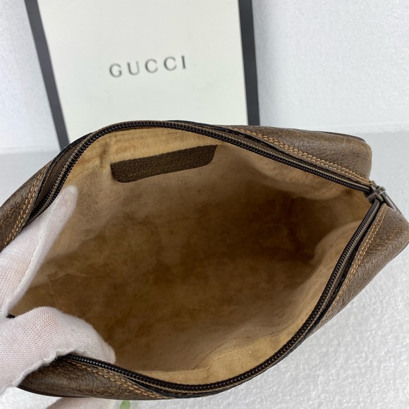 Gucci GG Supreme Canvas Toiletry Case - Picture 11 of 14